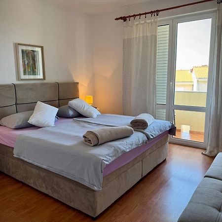 Apartments Maricic Banjol ภายนอก รูปภาพ