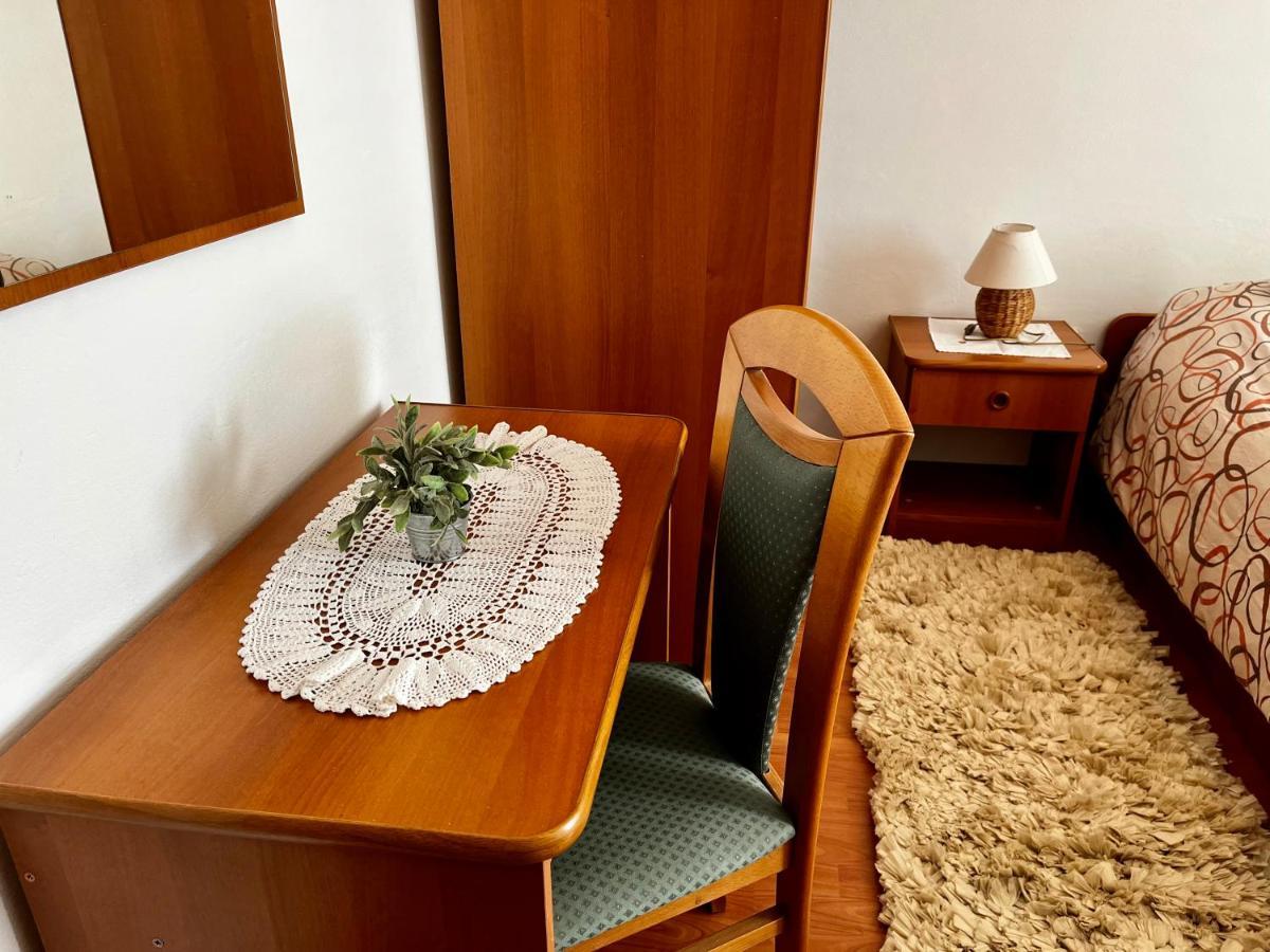 Apartments Maricic Banjol ภายนอก รูปภาพ