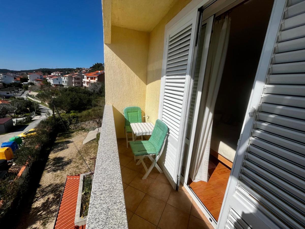 Apartments Maricic Banjol ภายนอก รูปภาพ