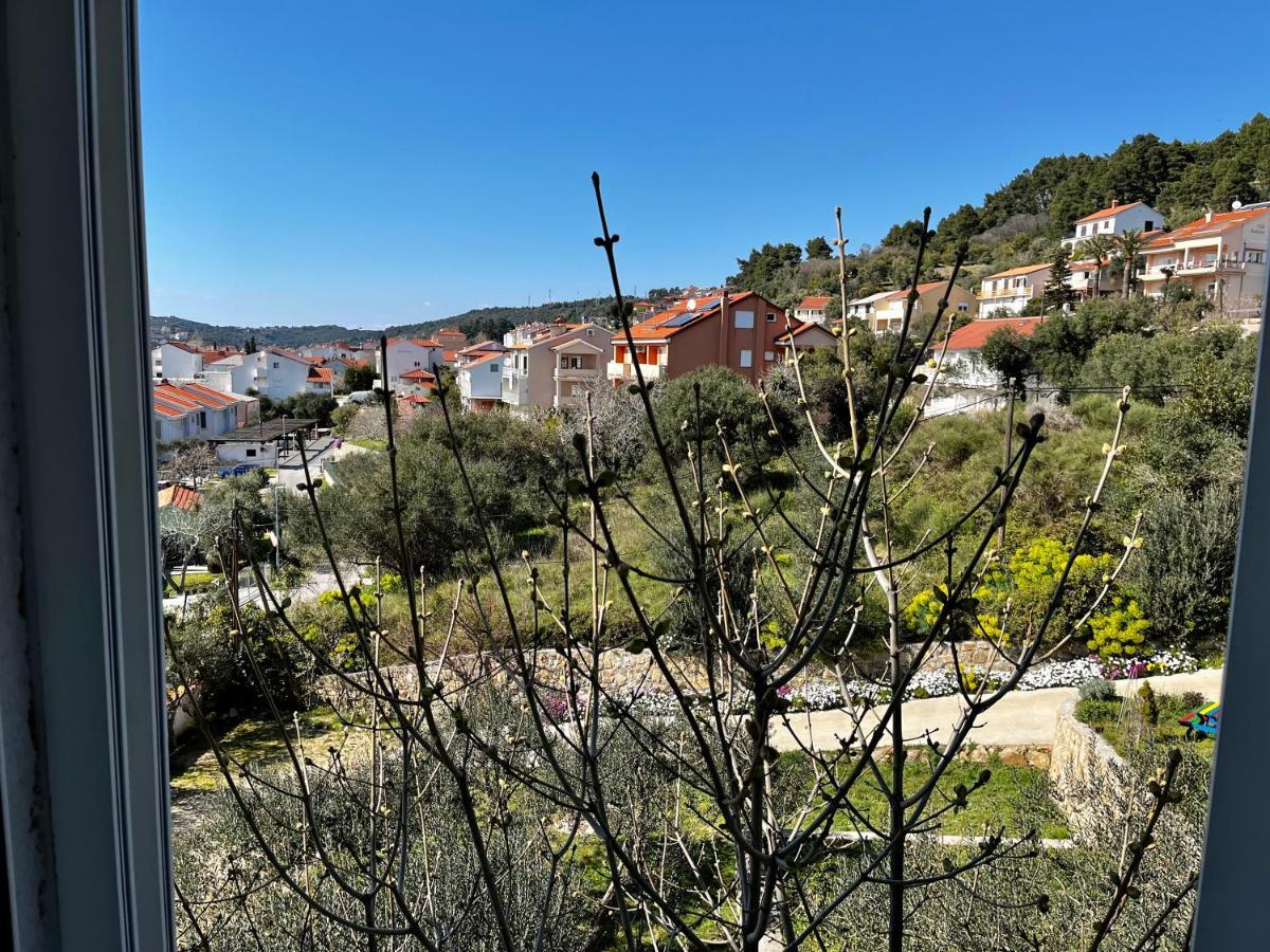Apartments Maricic Banjol ภายนอก รูปภาพ