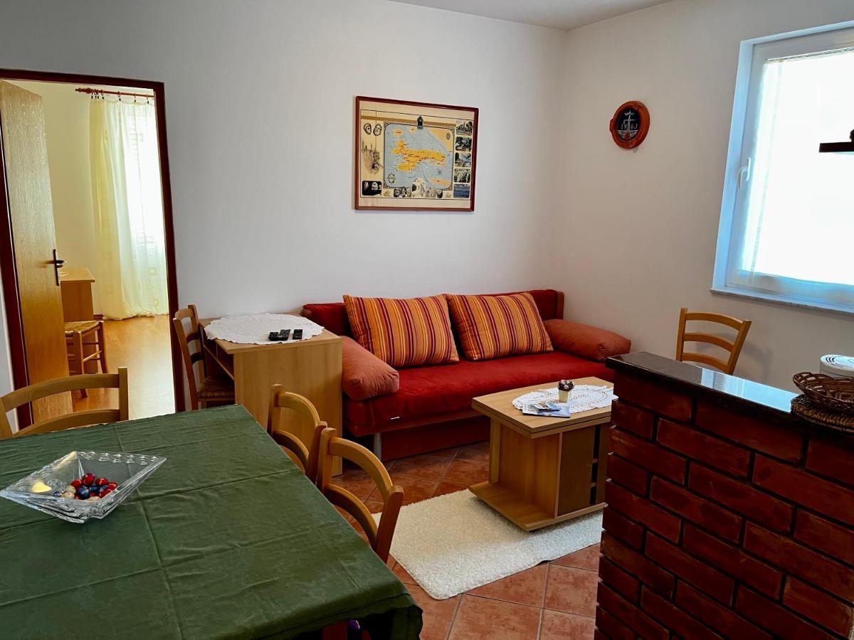 Apartments Maricic Banjol ภายนอก รูปภาพ