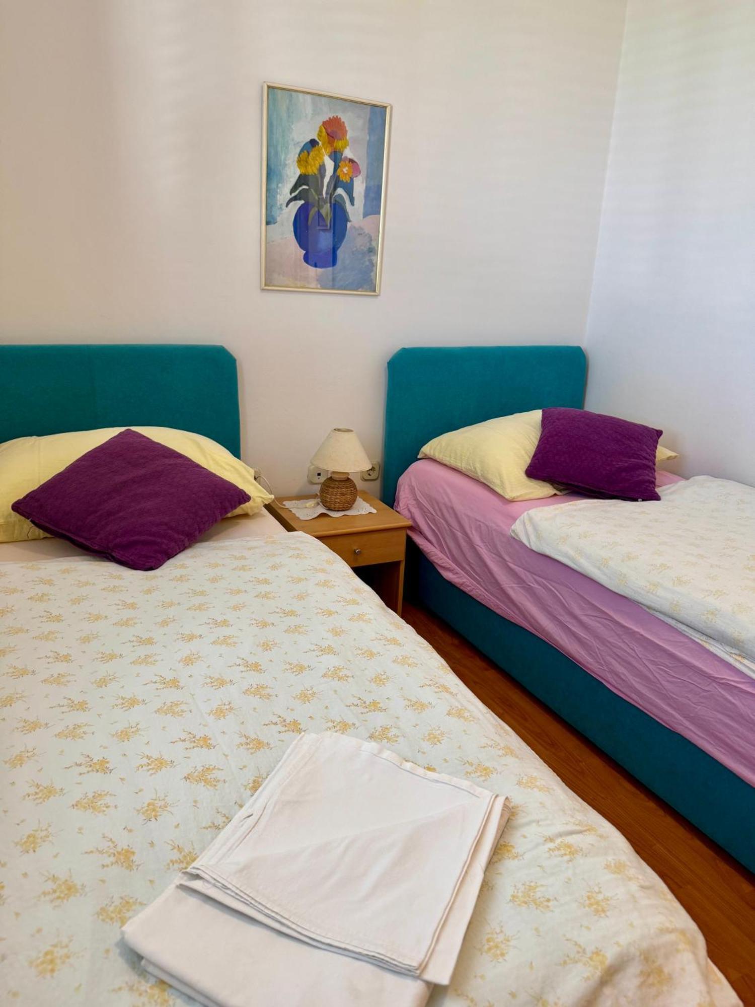 Apartments Maricic Banjol ภายนอก รูปภาพ