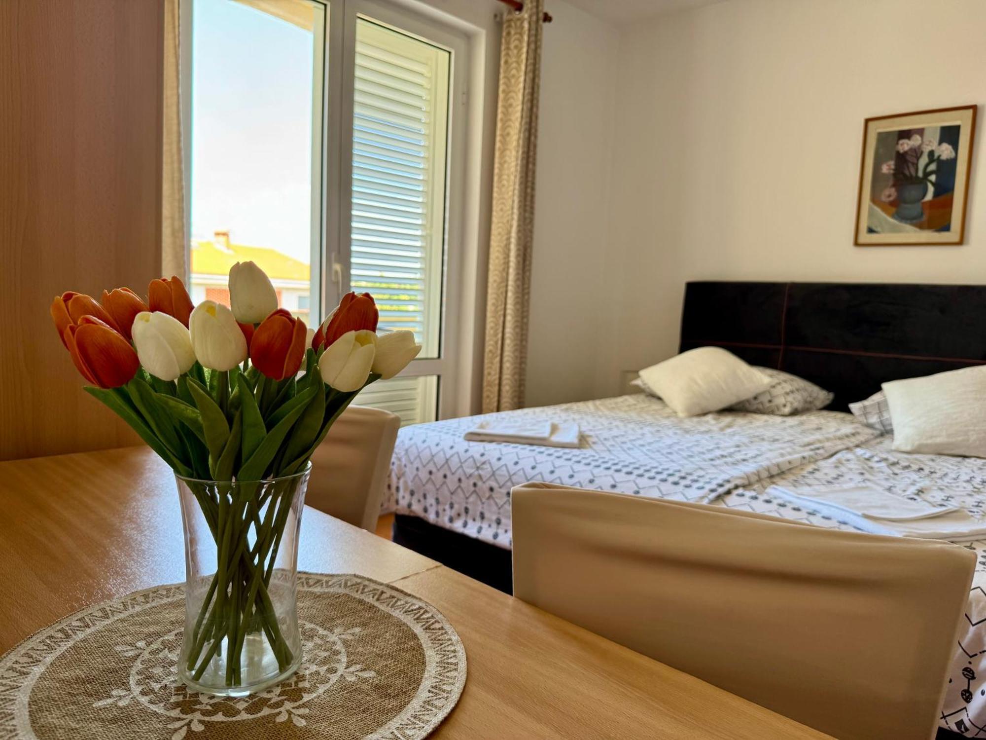 Apartments Maricic Banjol ภายนอก รูปภาพ