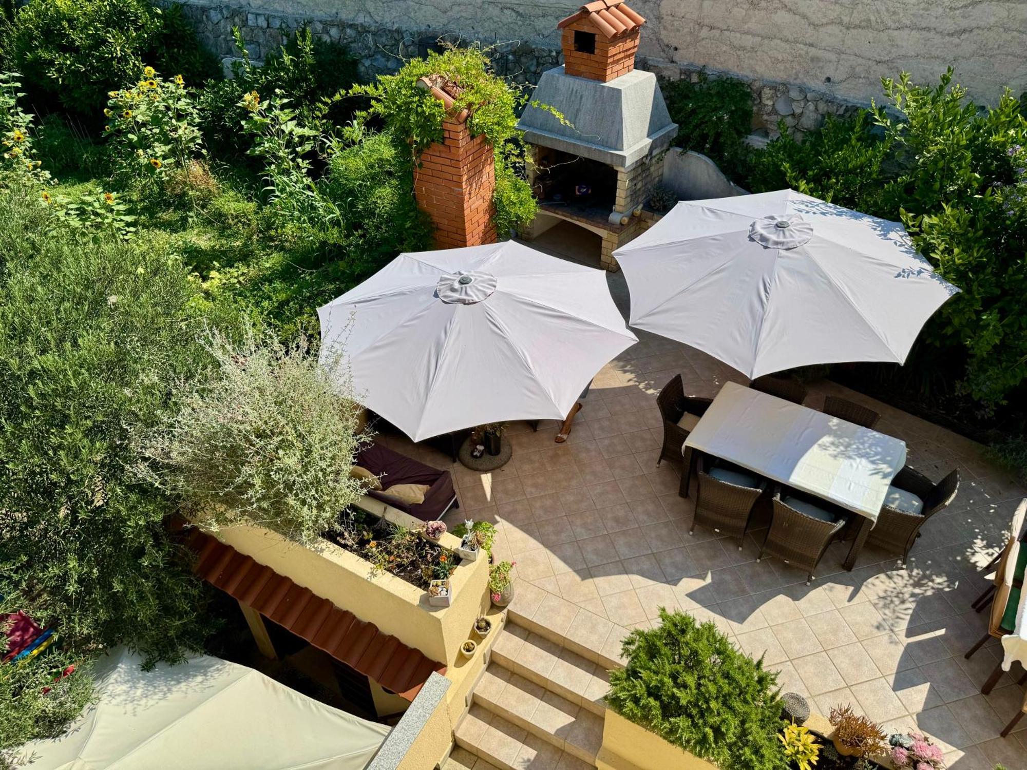 Apartments Maricic Banjol ภายนอก รูปภาพ