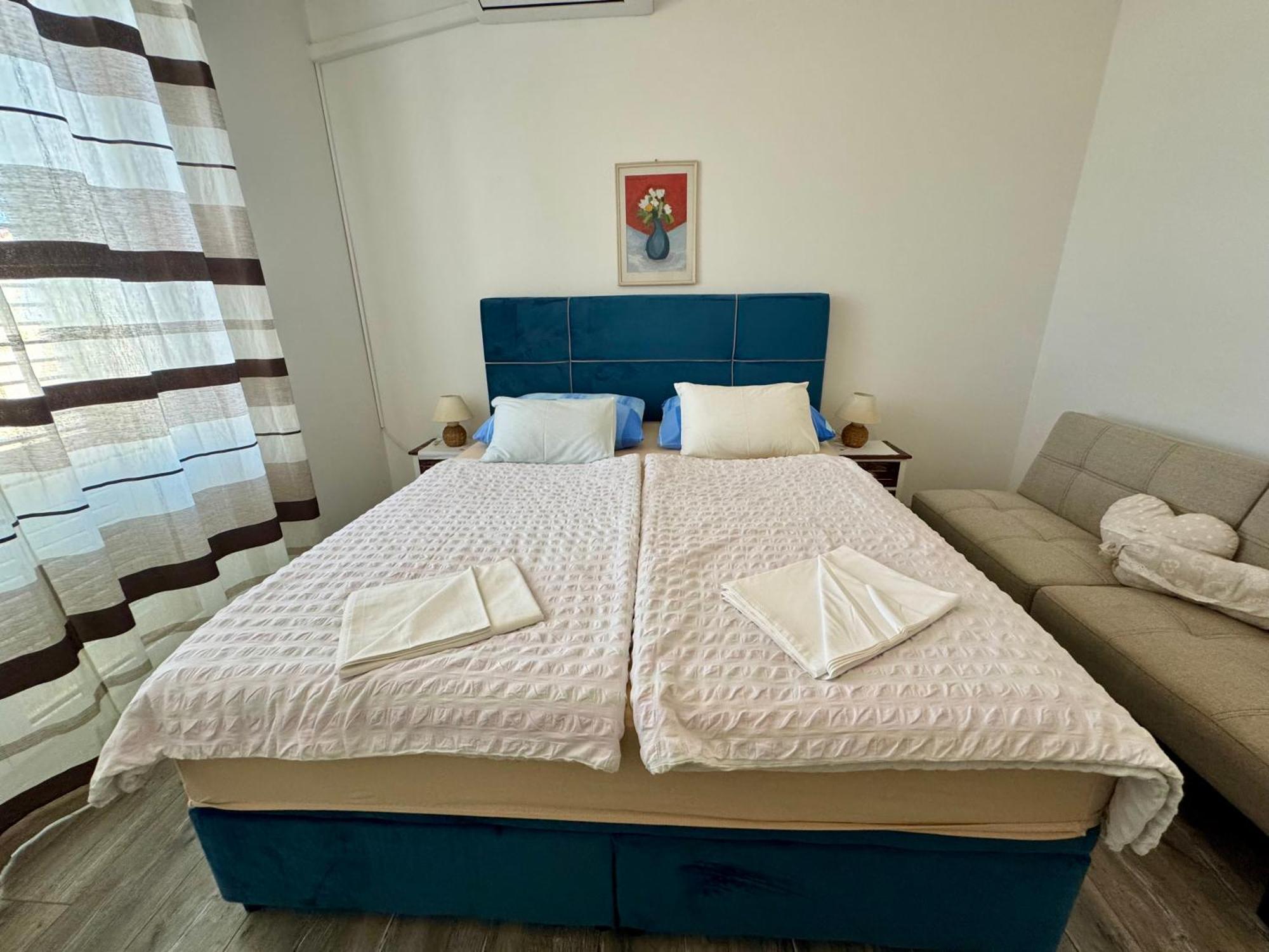 Apartments Maricic Banjol ภายนอก รูปภาพ