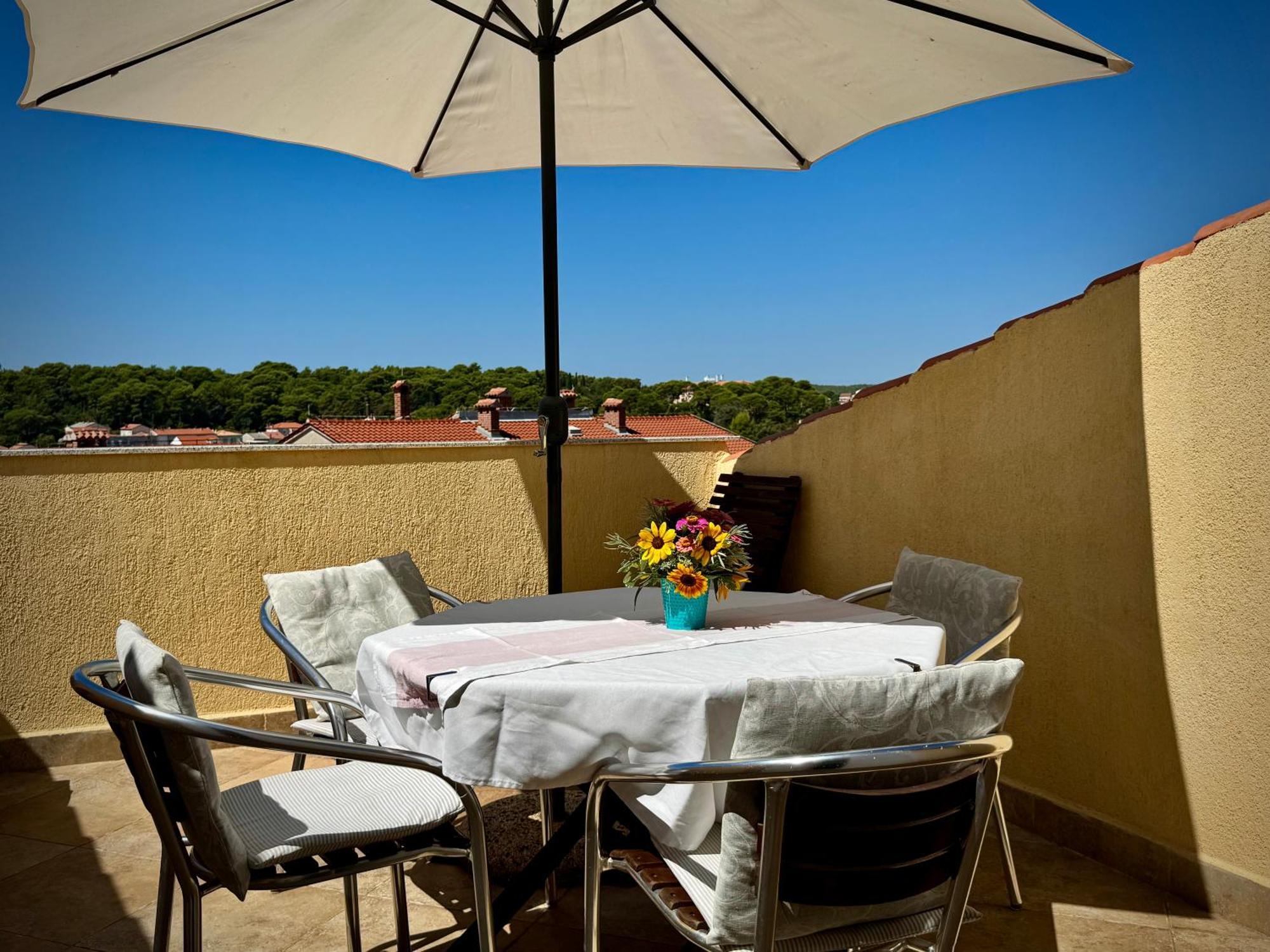 Apartments Maricic Banjol ภายนอก รูปภาพ