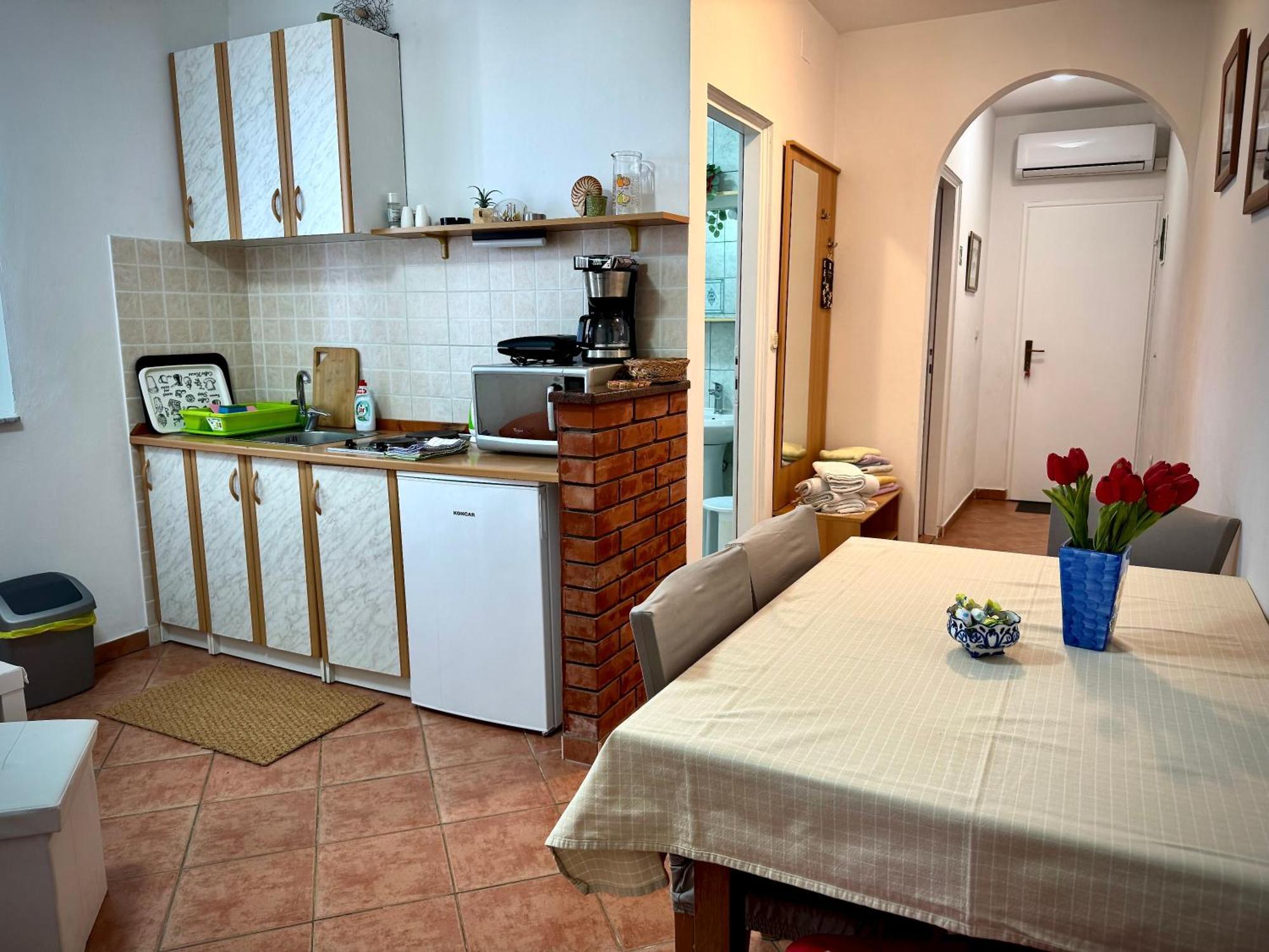 Apartments Maricic Banjol ภายนอก รูปภาพ